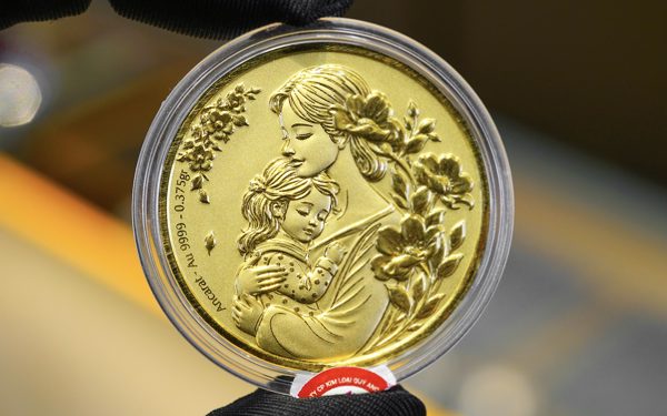 Giá vàng ‘mắc kẹt’ trong vùng 4.100 - 4.200 USD/ounce, vì sao?