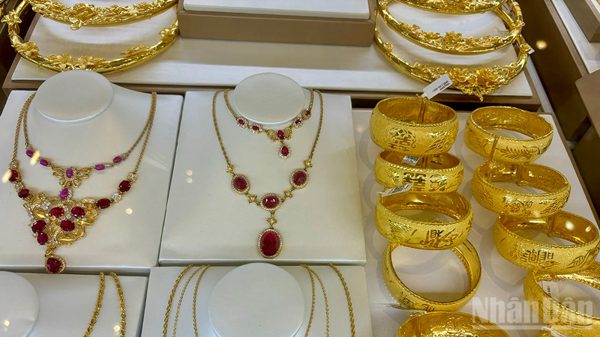Giá vàng ngày 21/9: Ít biến động phiên đầu tuần, chuyên gia dự báo lạc quan