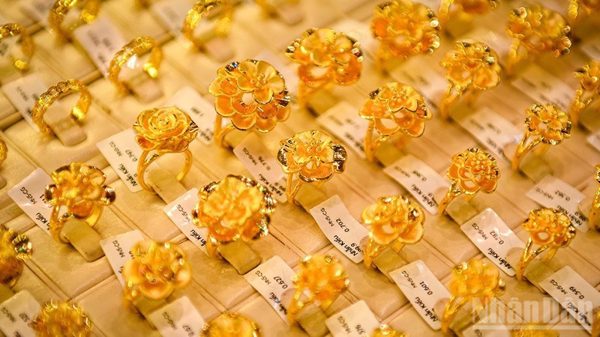 Giá vàng ngày 3/9: Vàng trong nước đảo chiều giảm mạnh