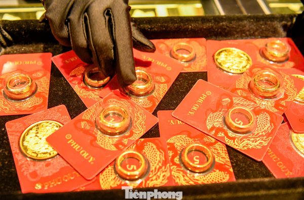 Giá vàng nhẫn nhiều thương hiệu cao hơn vàng miếng