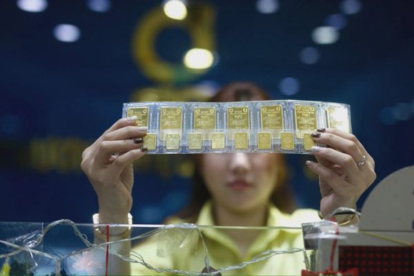 Giá vàng SJC giảm liên tiếp, nới rộng chênh với giá thế giới 10 triệu đồng
