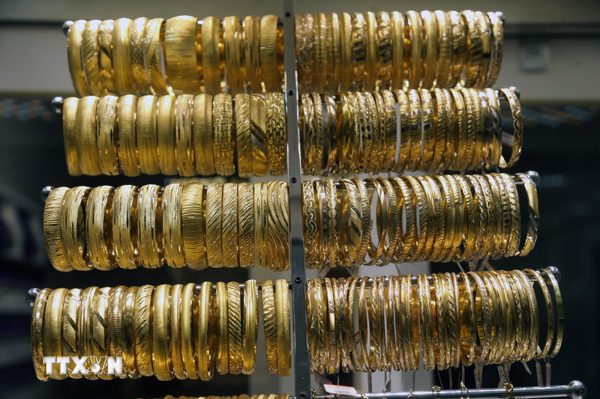 Giá vàng tăng mạnh nhất trong hai tuần khi đồng USD giảm