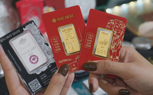 Giá vàng thế giới bất ngờ tiến sát 4.700 USD/ounce