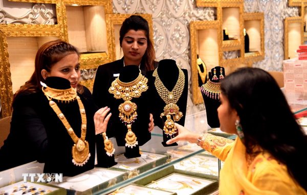 Giá vàng thế giới ghi nhận tuần tăng đầu tiên sau 3 tuần giảm liên tiếp