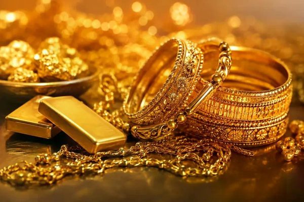 Giá vàng thế giới giảm, dầu thô tăng mạnh