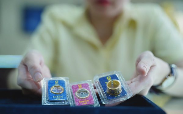 Giá vàng thế giới rơi khỏi ngưỡng 4.600 USD/ounce