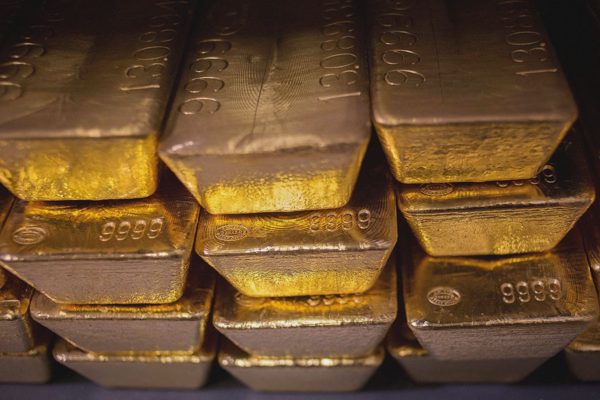 Giá vàng thế giới tiếp tục vượt 4.600 USD