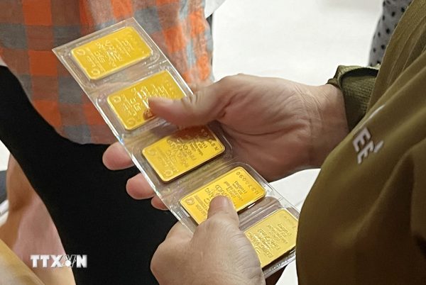 Giá vàng tiếp tục đi ngang, SJC duy trì ở ngưỡng 143,3 triệu đồng mỗi lượng
