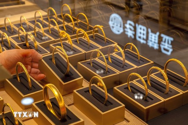 Giá vàng tiếp tục giảm sau số liệu việc làm tốt hơn dự kiến của Mỹ