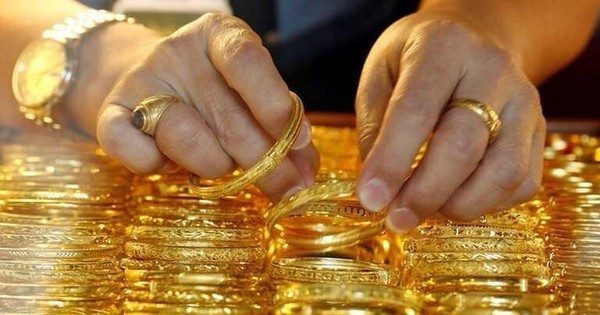 Giá vàng trong nước giảm mạnh tới 1,3 triệu đồng mỗi lượng theo thế giới