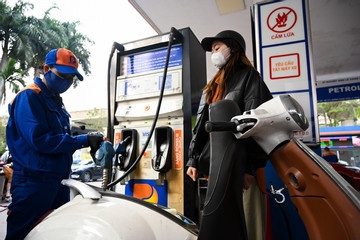 Giá xăng dầu hôm nay 12/9: Thế giới hạ nhiệt, trong nước duy trì mức thấp
