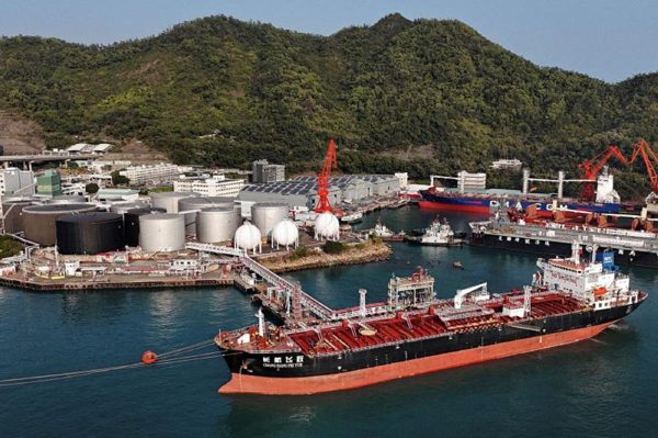 Giá xăng dầu hôm nay 15/9: Giảm nhẹ, vẫn cao nhất 2 tháng