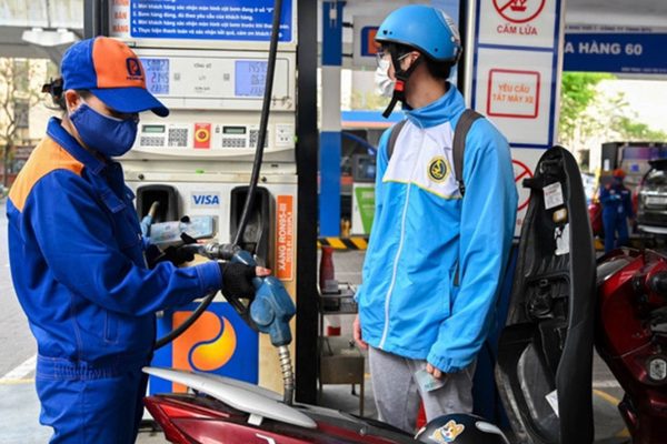 Giá xăng dầu hôm nay 16/10: Thế giới hạ nhiệt, xăng trong nước giảm