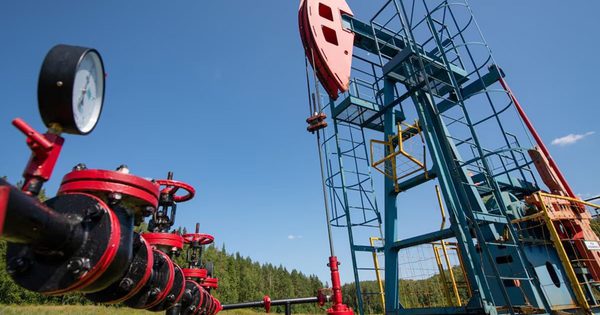Giá xăng dầu hôm nay 19.9.2026: Giữ đà giảm, dầu thô Mỹ rời mốc 100 USD