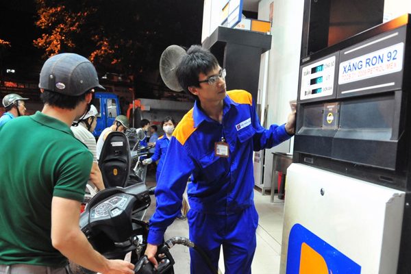 Giá xăng dầu hôm nay 28/10: Thế giới giảm, trong nước chiều mai điều chỉnh
