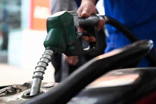 Giá xăng dầu hôm nay 31/8: Thế giới đi lên, trong nước trên 22.000 đồng/lít