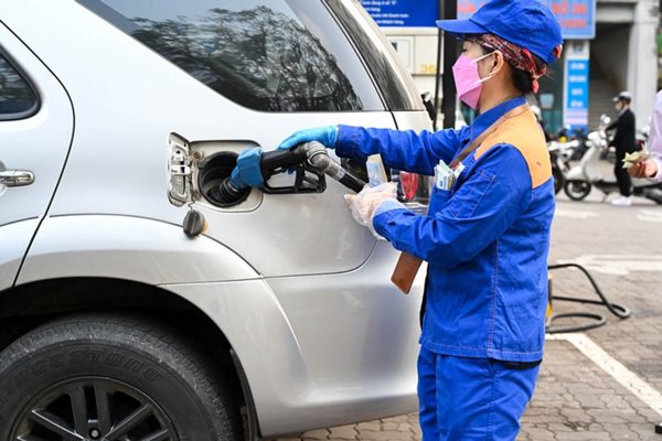 Giá xăng dầu hôm nay 7/9: Thế giới tiếp đà tăng, trong nước vượt 23.000 đồng/lít