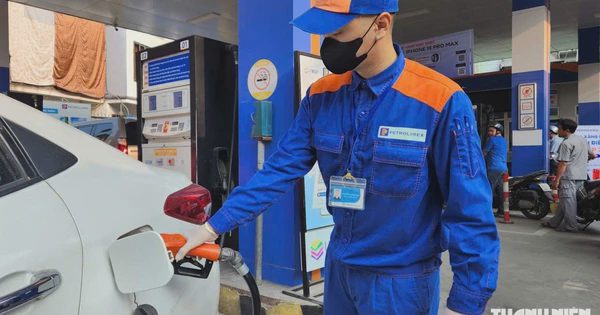 Giá xăng dầu mới nhất, áp dụng từ 15 giờ hôm nay 15.10