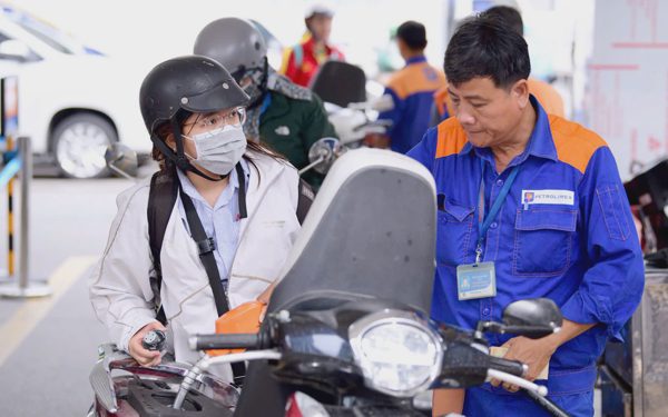 Giá xăng dầu tăng mạnh, xăng sinh học tăng cao nhất thêm gần 1.400 đồng/lít