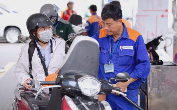 Giá xăng dầu tăng mạnh, xăng sinh học tăng cao nhất thêm hơn 1.200 đồng/lít