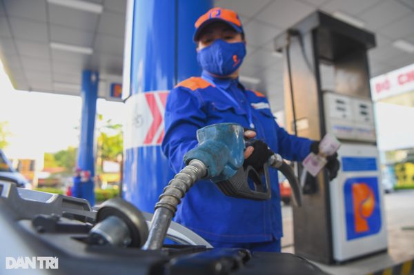 Giá xăng tăng mạnh đẩy CPI đi lên