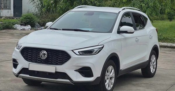 Giá xe lại giảm sốc, SUV đô thị MG ZS xuống còn 378 triệu đồng