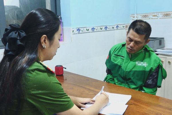 Giả xe ôm công nghệ để trộm chó