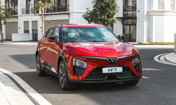 Giá xe VinFast VF 7 mới nhất tháng 8/2026