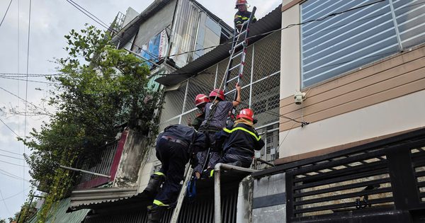 Giải cứu 3 người mắc kẹt trong vụ sập gác lửng ở TP.HCM