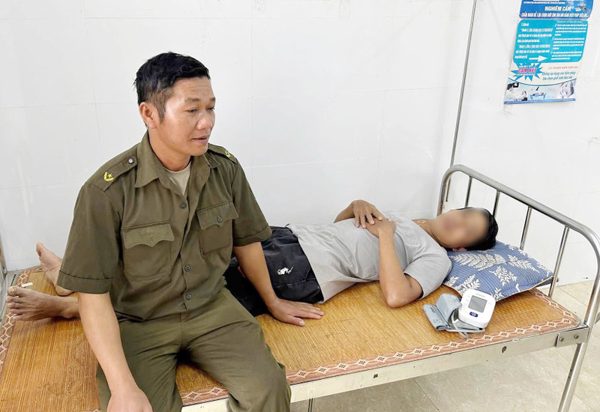 Giải cứu thành công 3 người mắc kẹt trong hang đá ở Phú Thọ
