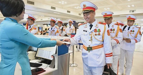 Giai điệu Quốc khánh vang lên ở độ cao 10.000 mét trên chuyến bay Vietnam Airlines