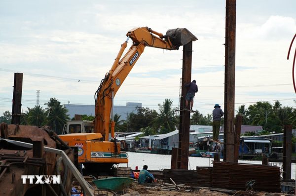 Giải ngân vốn đầu tư công 8 tháng đạt gần 49%