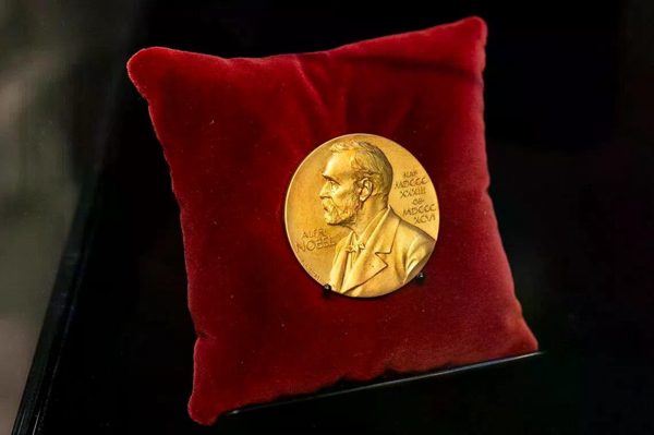 Giải Nobel Hòa bình 2026: Ánh mắt đổ dồn vào phản ứng của Tổng thống Mỹ Trump