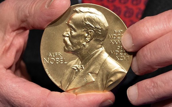 Giải Nobel Vật lý 2026 gọi tên nhà khoa học Bỉ