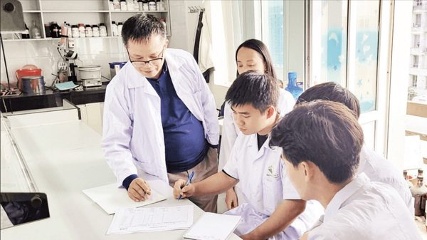 Giải pháp hỗ trợ điều trị ung thư từ cây gừng gió