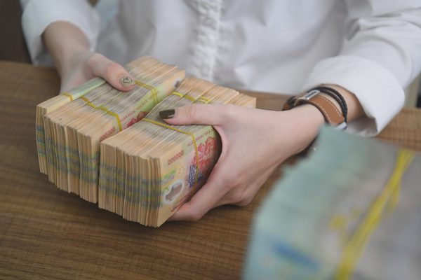 Giảm 30% thuế cho cá nhân, doanh nghiệp có doanh thu không quá 10 tỷ đồng