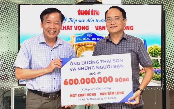 Giám đốc Dương Thái Sơn trao 600 triệu đồng giúp tân sinh viên, tiết lộ 'một niềm vui đặc biệt'