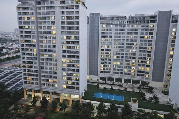 Giảm lãi suất cho sản xuất kinh doanh, bất động sản vẫn phải chờ?