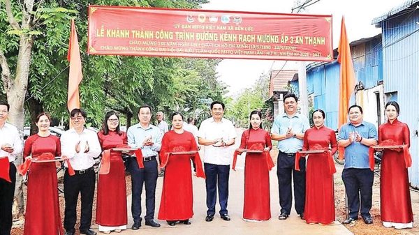 Giám sát để đồng hành, gần dân để phát triển