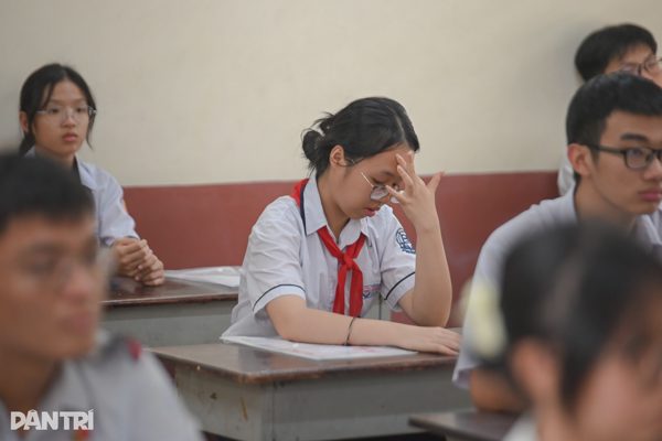 Giảm tải chương trình phổ thông không chỉ là cắt bớt bài học