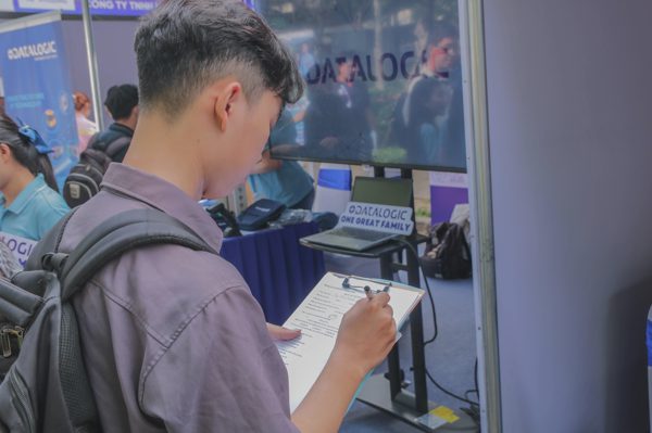 Giảng viên ảo, điểm số ảo và cử nhân thất nghiệp thật
