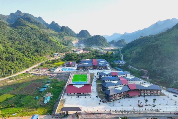 Giảng viên thiết kế trường nội trú Mường Khương như "tấm thảm bay" gây sốt