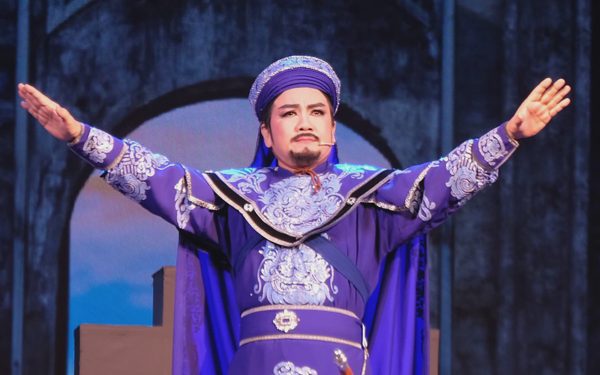 Giáo dục lịch sử bằng nghệ thuật cải lương, tại sao không?