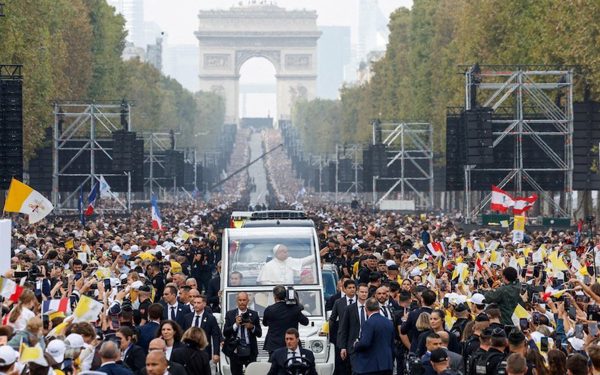 Giáo hoàng Leo XIV cử hành thánh lễ ngoài trời ở Paris với khoảng 800.000 người tham dự