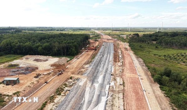 Giao mặt bằng cho nhà thầu thi công cao tốc Gia Nghĩa-Chơn Thành
