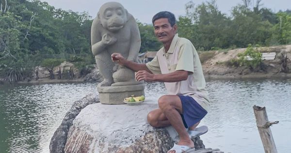 Giao nộp cổ vật tượng thần khỉ Hanuman quý hiếm, được thưởng và ý nghĩa đằng sau