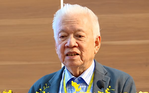 Giáo sư cảnh báo góc khuất nghề y được chia sẻ trở lại, nghề 'không phải để mưu sinh mà là cứu sinh'