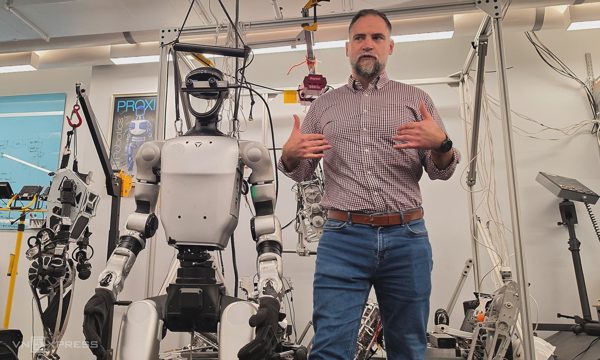 Giáo sư Mỹ: Robot hình người đang bị thổi phồng