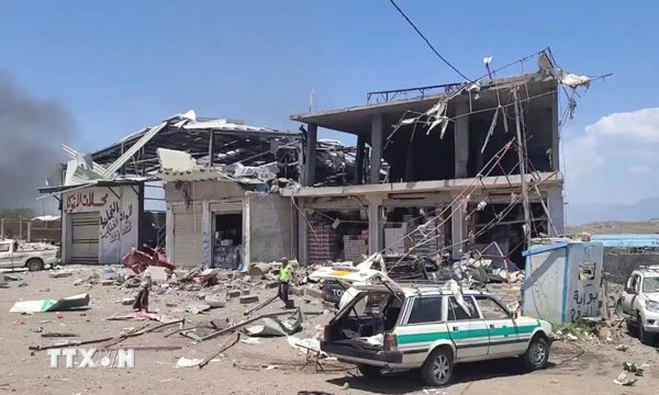 Giao tranh Yemen leo thang, Houthi hứng loạt không kích