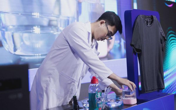Giặt quần áo thế nào để vừa nhanh, sạch, thơm lại không bị cặn bọt?